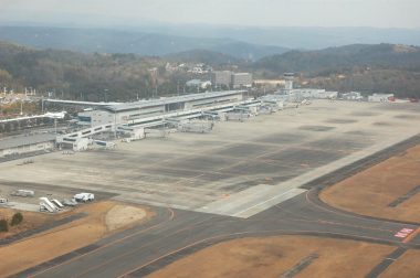 広島空港に離着陸の訓練に行ったが駐機場に機体は見えない