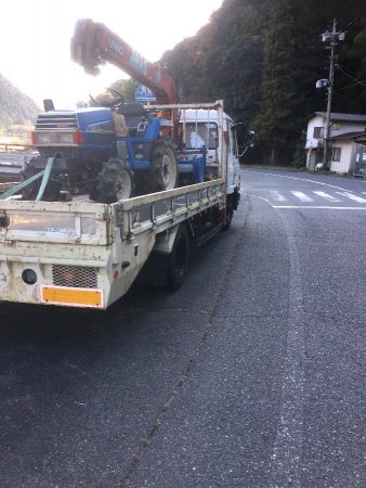 トラクターを載せて山口県の柳井市へ届ける