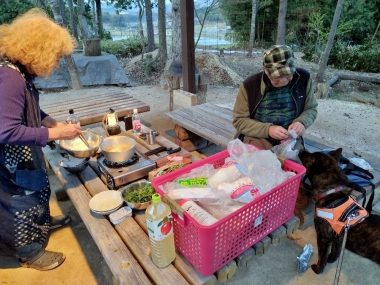 夕食は山菜天ぷらとミルキークイーンの炊き立てご飯