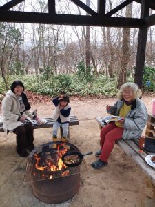 昼は山でお好み焼きを