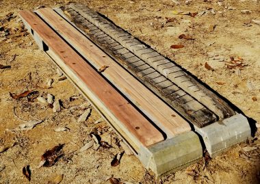 杉の間柱材を切って作った