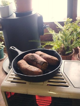 フライパンに蓋をして焼くと40分でエエ具合に焼ける