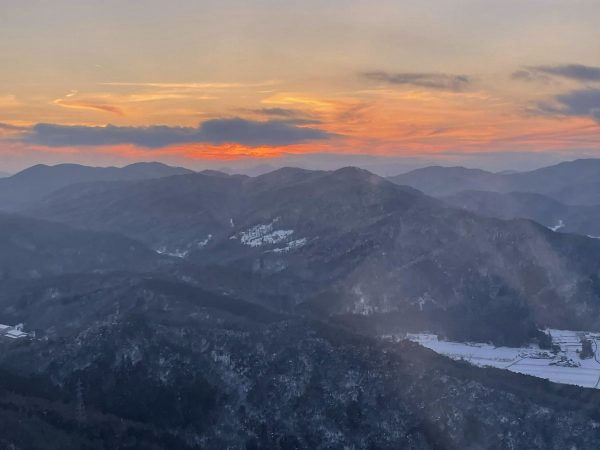 着陸前は薄暗くなっていた