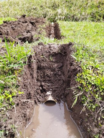 排水パイプ内に土が溜まるようになった